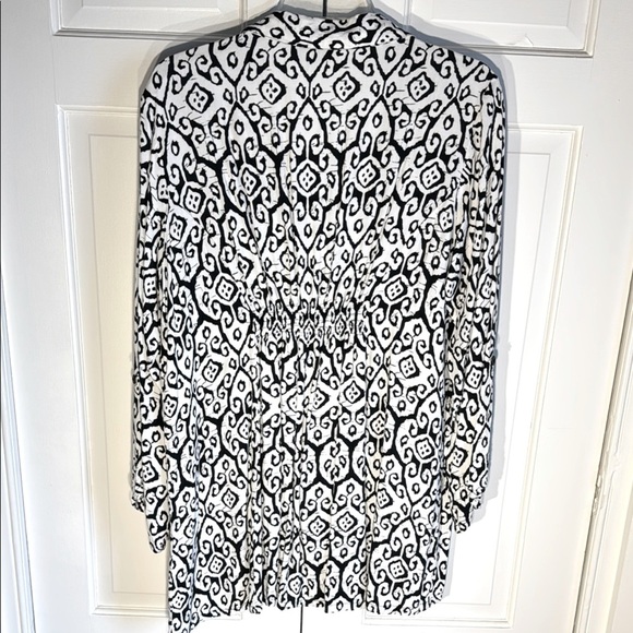 Soft Surroundings Black and White Notched Collar Blouse with Back Elastic Size L - Picture 2 of 8